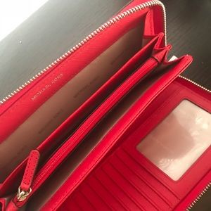 Michaels Kors Jet Set Travel Continental Wallet